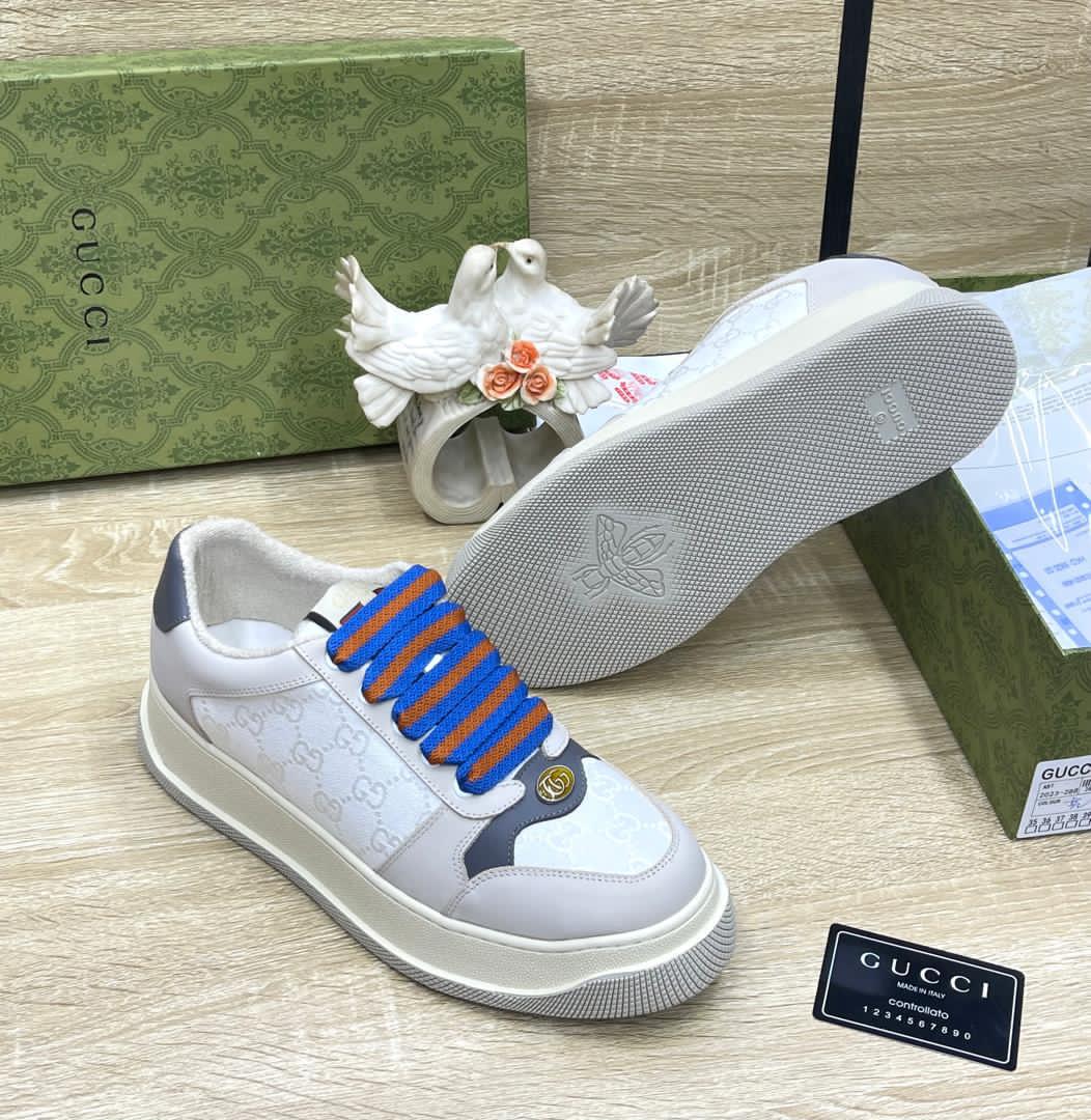 Gucci Off-White Sneakers with Contrast Laces