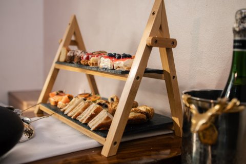 Iro Lagos Full MonTea