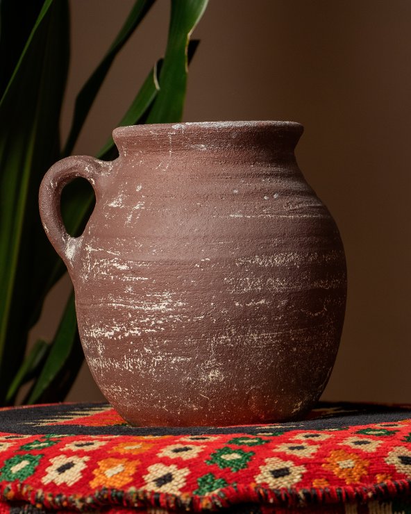 Ribbed brown vase